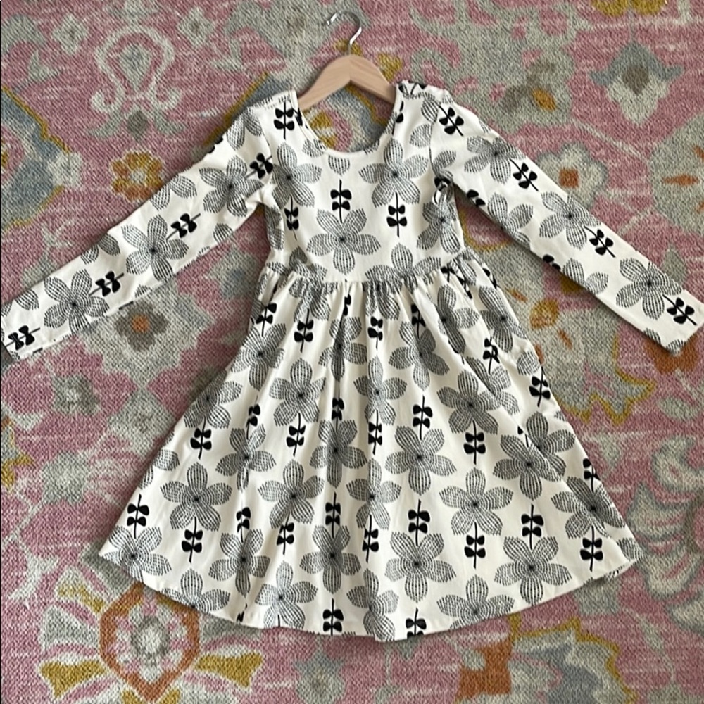 Hanna Andersson long sleeve dress with pockets new